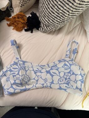 Billabong Blue and White Floral Ribbed Bikini Top
